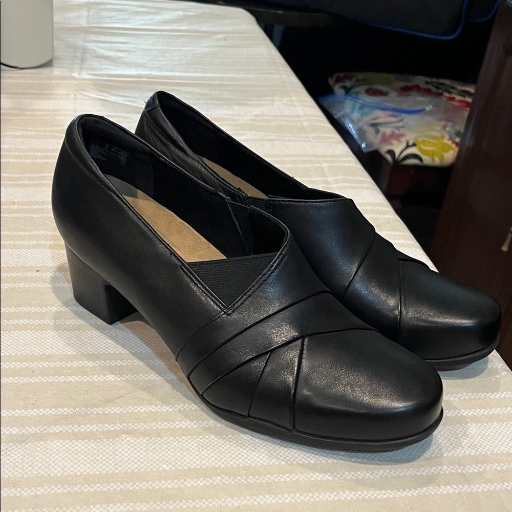 Clarks Rosalyn Adele size 10 women’s